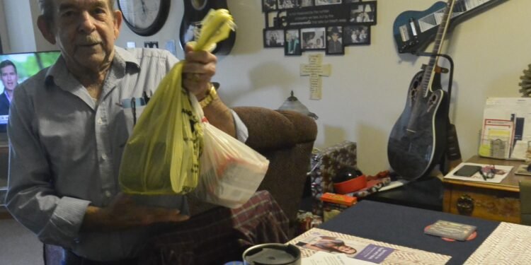 Feed Seniors Now program delivers to scores in Henderson