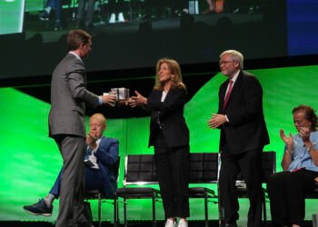 Political heavyweights come out to celebrate Pratt’s grand opening