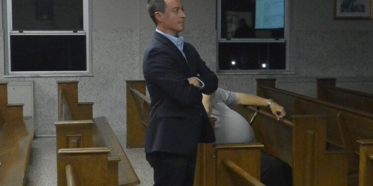 McKee beats Norris, Whitt fends off Williams