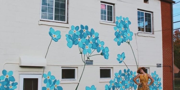 Another mural project blooms in the East End