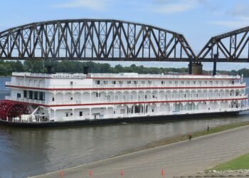 River cruise company calls it quits; no more paddlewheeler dockings in Henderson