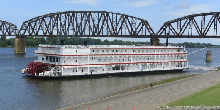 River cruise company calls it quits; no more paddlewheeler dockings in Henderson