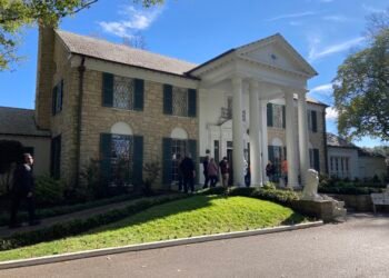 January is the month Elvis would have been 90. It’s a good time to visit Graceland.