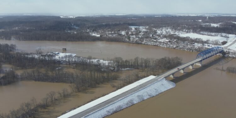 Local emergency officials prep in case flooding worsens