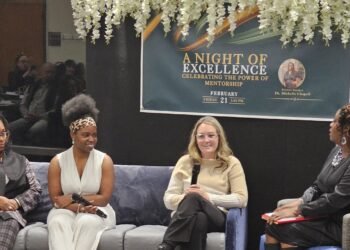 Chappell describes benefits of mentor programs at A Night of Excellence ceremony