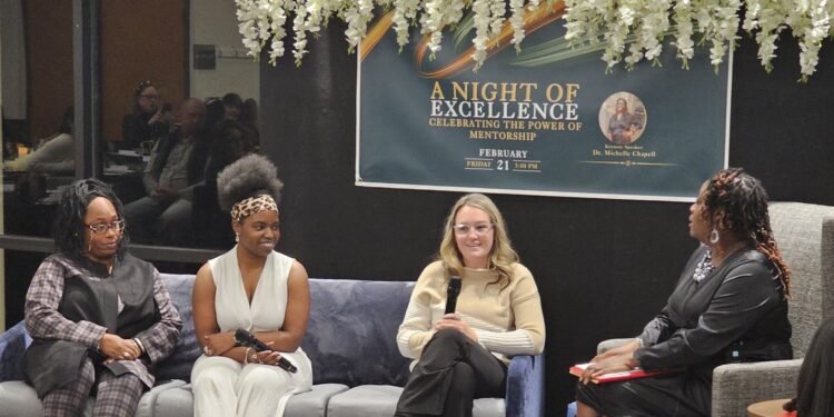 Chappell describes benefits of mentor programs at A Night of Excellence ceremony