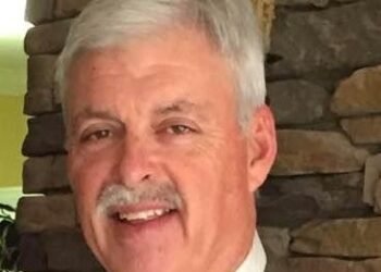 Indiana hall of famer Elliot named new HCHS football coach