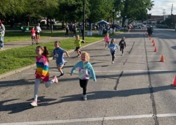 BRIEF: Hundreds run and walk in annual Habitat event