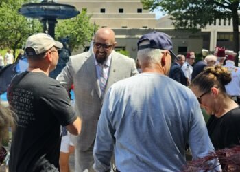 ‘Commit to living a life worthy of their sacrifice’