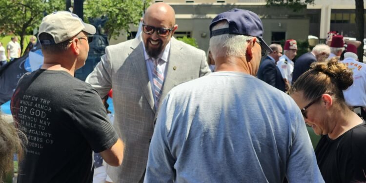 ‘Commit to living a life worthy of their sacrifice’