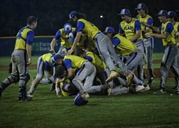 After finally winning championship, Flash want another