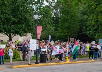 Henderson joins in nationwide ‘No Kings’ Rally Saturday