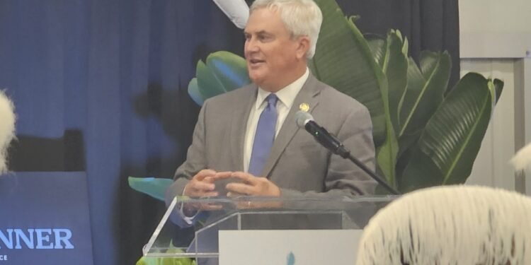 With two speeches in three days, Comer offers compliments, acknowledges accomplishments and hints at a run for governor