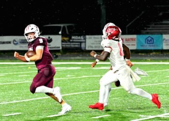 After two-hour lightning delay, Cols sneak by Daviess County for a 7-6 homecoming win