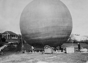 Parachuting from balloons once a big attraction locally