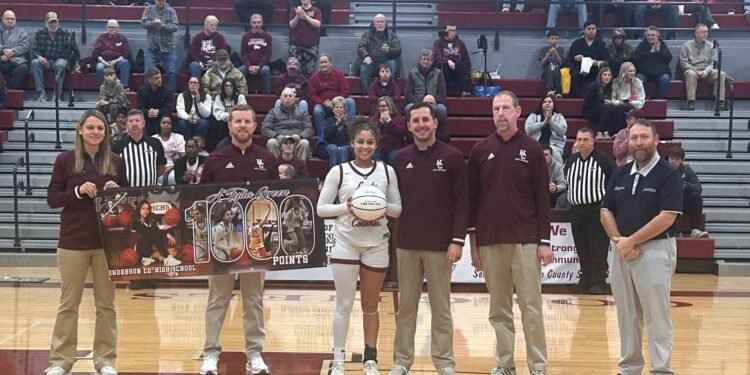 Lady Cols rout Bravettes, 68-17