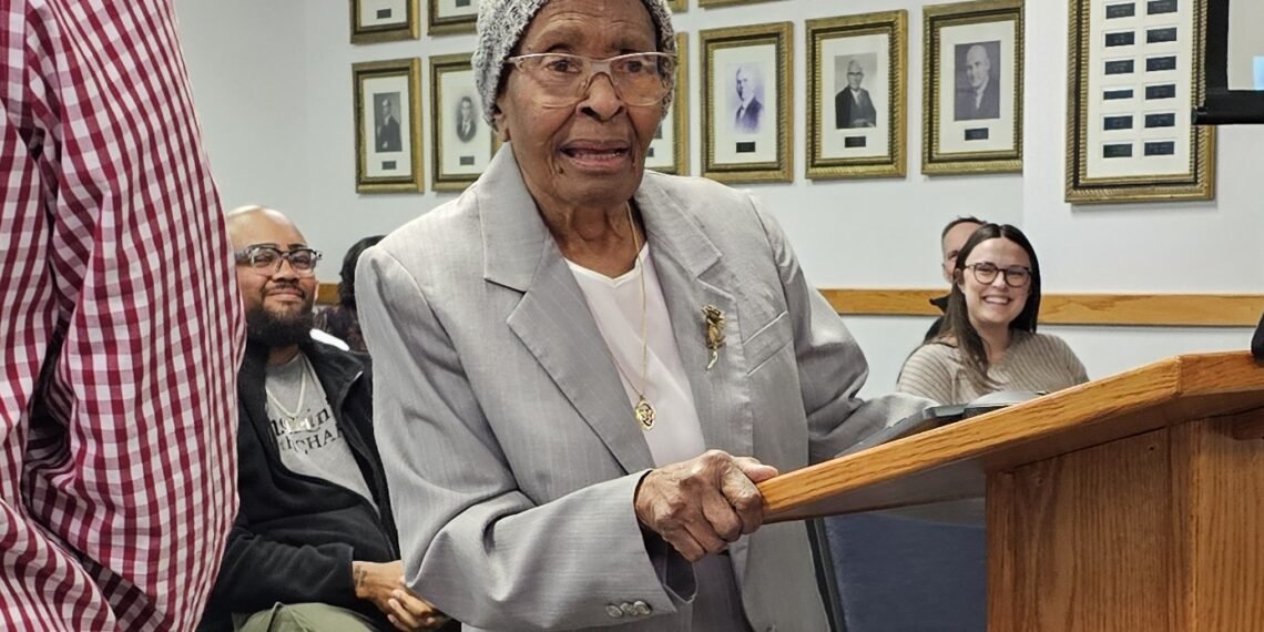 Anna Dixon honored for turning 105