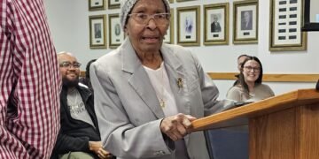 Anna Dixon honored for turning 105