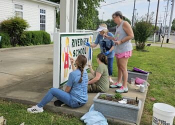 Hendersonians set out on the Joel Hopper Day of Service