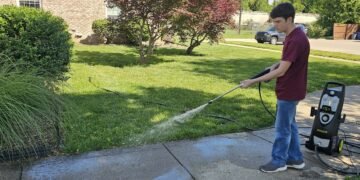 HCHS students ‘Spring Into Service’