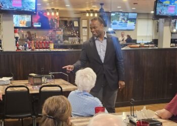 Cameron stumps in Henderson