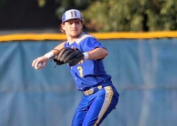 FLASH PROFILE: A six string and a sweet swing