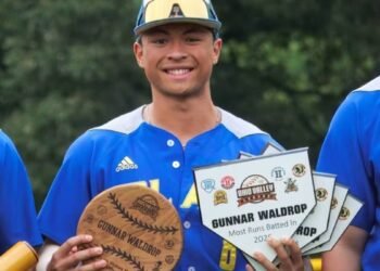 Waldrop slugs his way into Flash record books