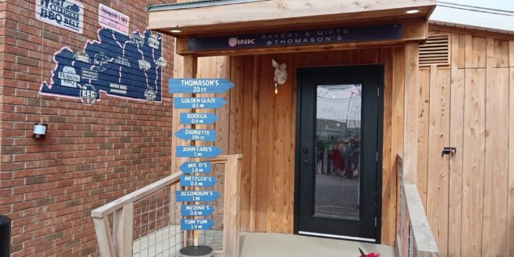 Thomason’s opens Oink Bakery and Gifts, an unplanned piece of the restaurant’s expansion