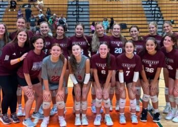 Lady Cols volleyball look to repeat as 2nd Region champs