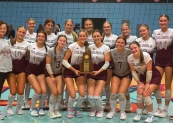 After second straight district championship, Lady Cols volleyball set eyes on the regional